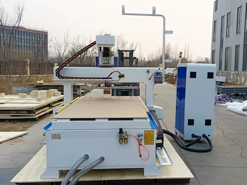 4x8直排式自動換刀數控雕刻機