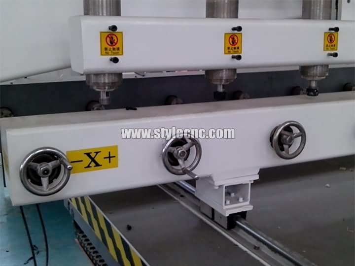 3D木工數(shù)控雕刻機(jī)帶8個(gè)旋轉(zhuǎn)軸