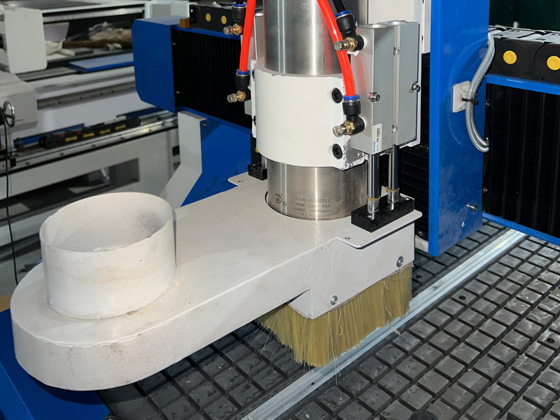 適合初學者的帶換刀裝置的4x4數控雕刻機工作臺套件