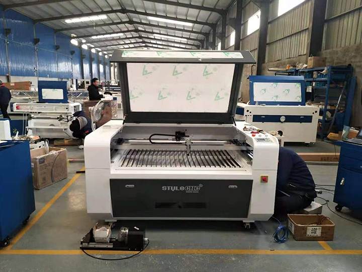 最棒的 CO2 激光切割機(jī) 最棒的 CO2 激光切割機(jī)