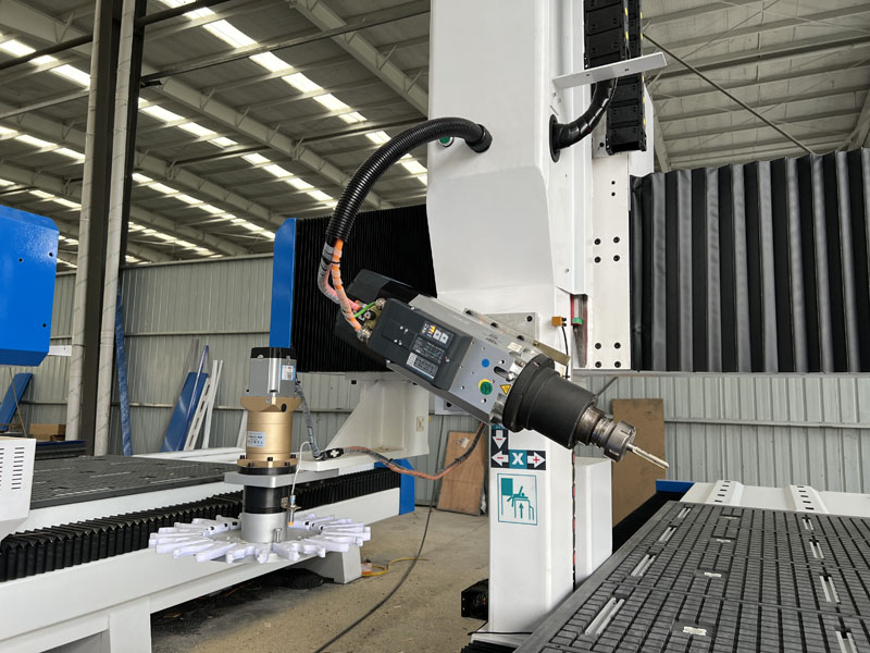 工業(yè)級(jí)四軸數(shù)控木工雕刻機(jī)帶圓盤(pán)自動(dòng)換刀裝置