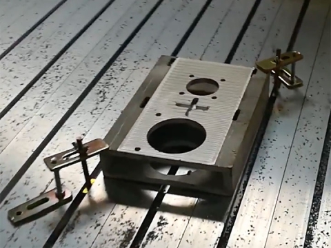 用于定制鋁加工部件的數控雕刻機