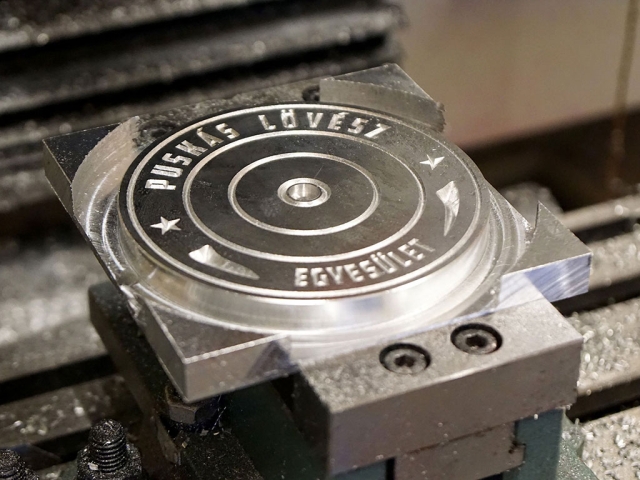 數(shù)控金屬雕刻機應(yīng)用及示例 數(shù)控金屬雕刻機應(yīng)用及示例