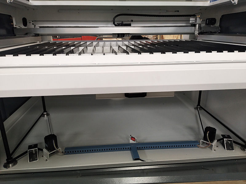 旋轉(zhuǎn) CO2 激光雕刻機上下工作臺 旋轉(zhuǎn) CO2 激光雕刻機上下工作臺