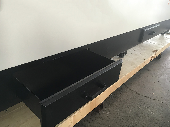 不銹鋼激光切割機(jī)配1500w光纖激光器 不銹鋼激光切割機(jī)配1500w光纖激光器