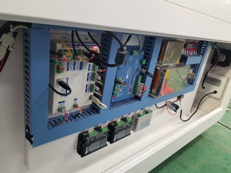 混合激光切割機(jī)電源箱 混合激光切割機(jī)電源箱