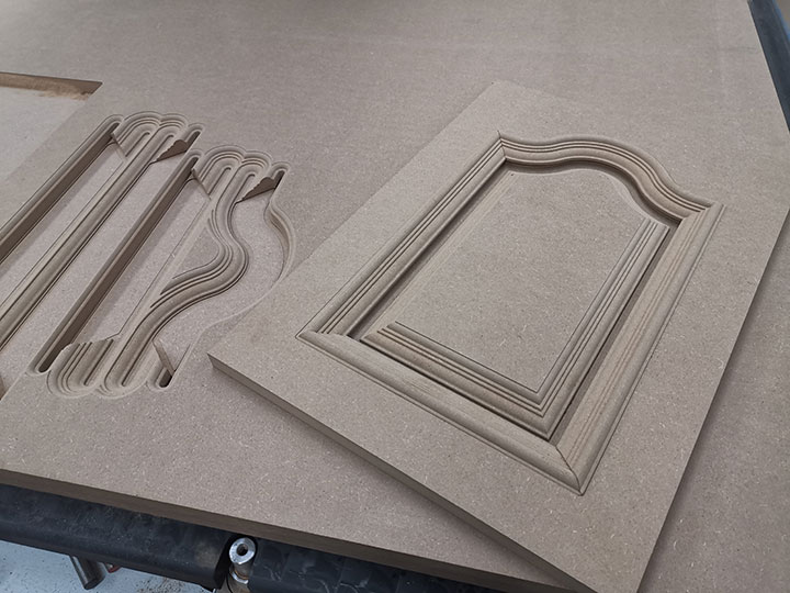 四軸旋轉數(shù)控木材加工中心項目