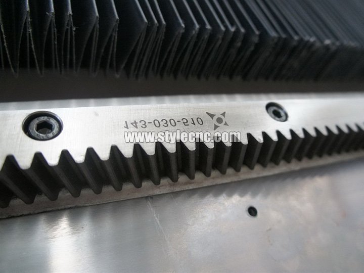 用于五軸數控雕刻機的 Herion 螺旋齒條和小齒輪