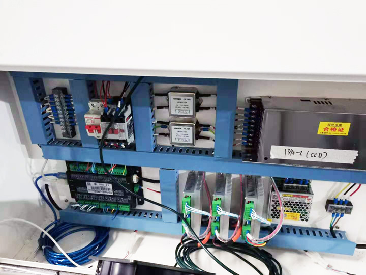 WIFI接收器 CCD 激光橡膠密封件切割機 WIFI接收器 CCD 激光橡膠密封件切割機