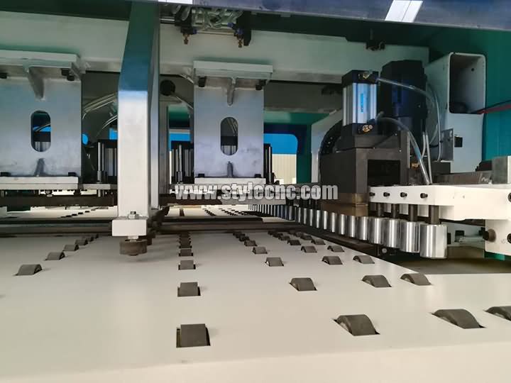 木工自動數控鉆孔開槽機