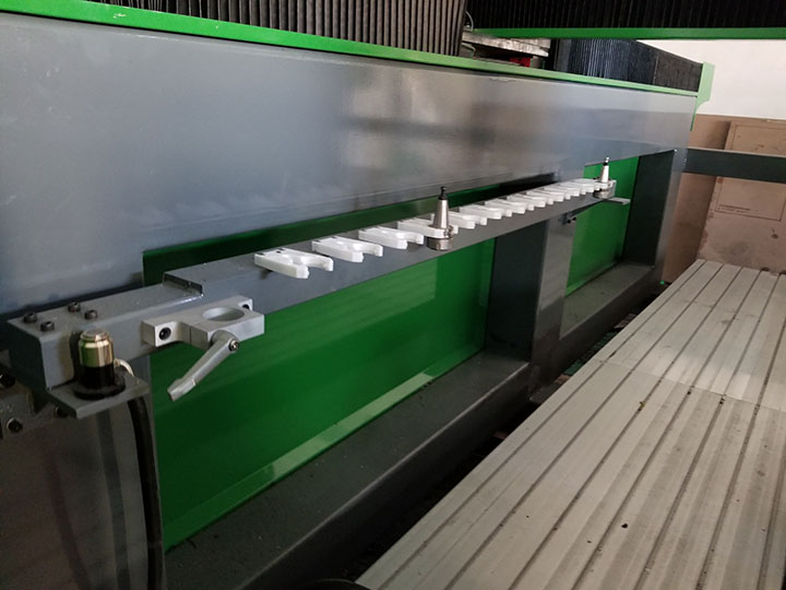 適用于四軸 EPS數(shù)控雕刻機(jī)的線性自動(dòng)換刀刀庫