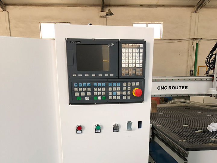 5x10 帶第四旋轉軸的數(shù)控木材加工中心現(xiàn)已發(fā)售