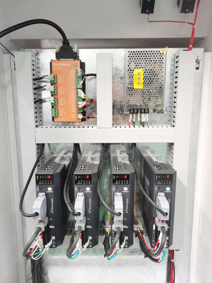 多軸數控木工雕刻機電箱