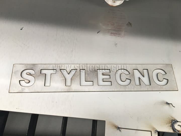 平板車運(yùn)輸 4x8 木材項(xiàng)目激光切割機(jī) 平板車運(yùn)輸 4x8 木材項(xiàng)目激光切割機(jī)