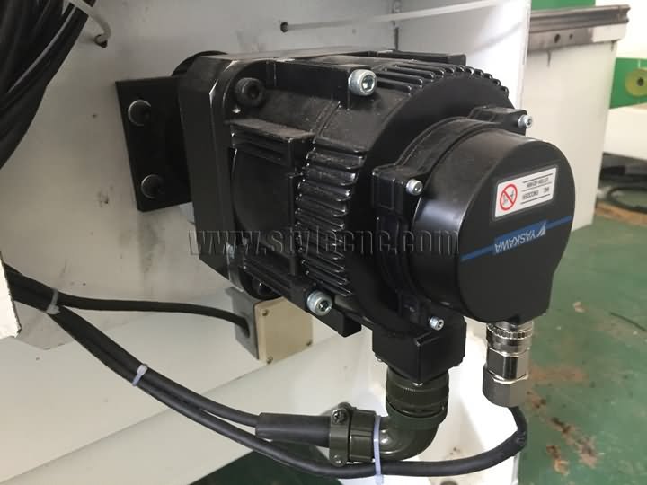 安川伺服電機及驅動器 安川伺服電機及驅動器