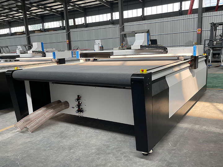 工業(yè)自動數(shù)字布料切割機出售