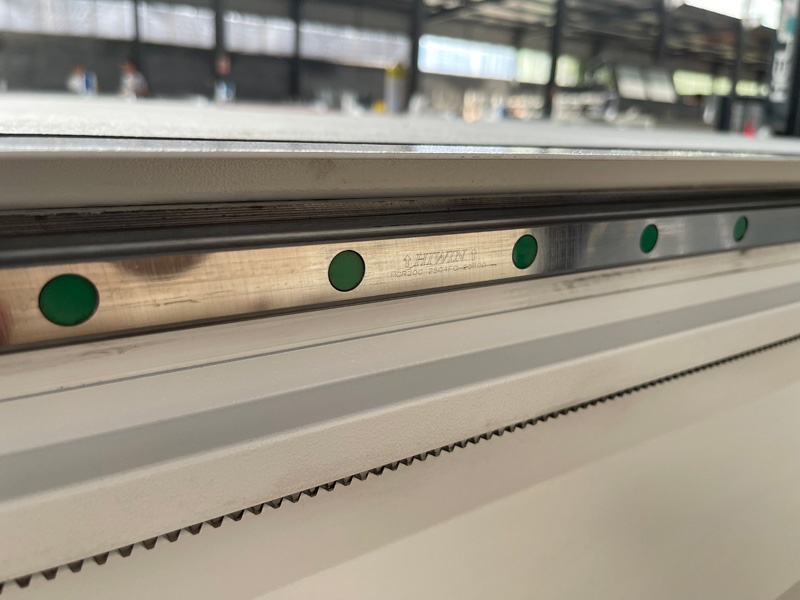 Hiwin 數(shù)字布料裁剪臺方形導軌