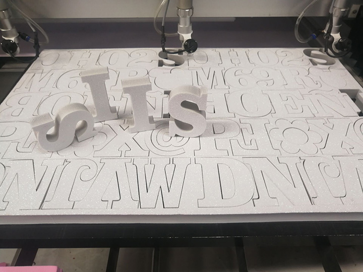 柚木汽車地板項(xiàng)目激光切割機(jī)