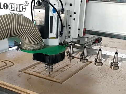 價格實惠的數控銑床套件，帶線性刀庫