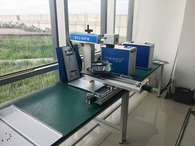 帶 XY 2 軸移動(dòng)工作臺(tái)的光纖激光雕刻機(jī),適用于 2D 工作臺(tái) 帶 XY 2 軸移動(dòng)工作臺(tái)的光纖激光雕刻機(jī),適用于 2D 工作臺(tái)