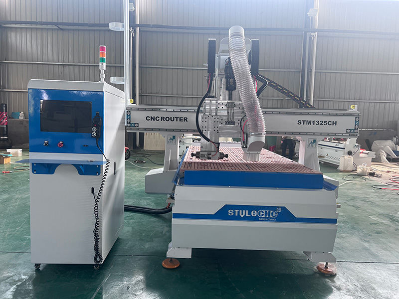 4x8 木工數(shù)控雕刻機(jī)工作臺(tái) 1325 帶線性自動(dòng)換刀裝置