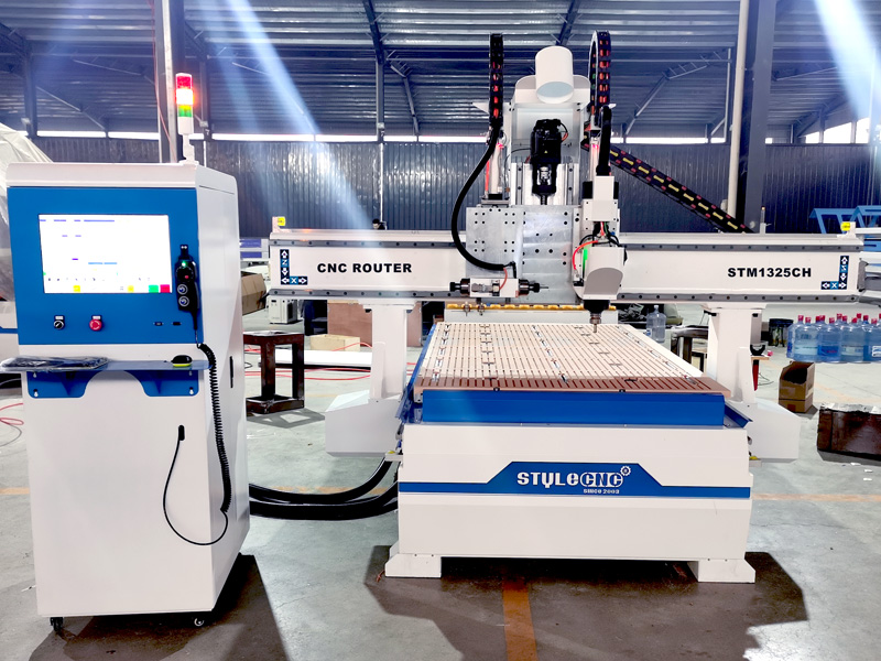 4x8直排式自動(dòng)換刀數(shù)控木工雕刻機(jī)特價(jià)出售