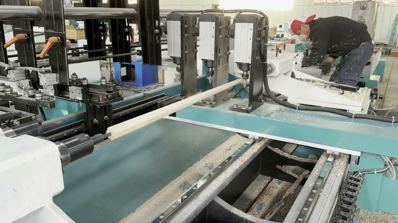 用于木工車削的多軸數(shù)控仿形車床