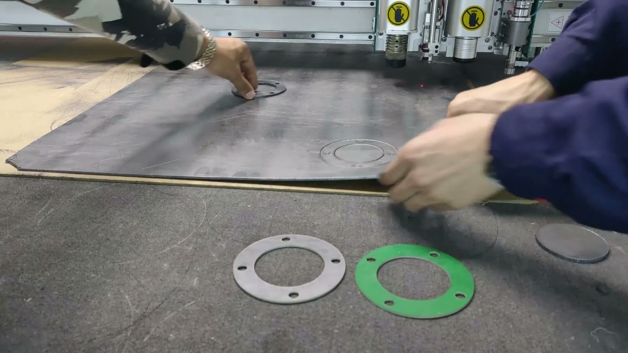 帶氣動刀的自動數控墊片切割機